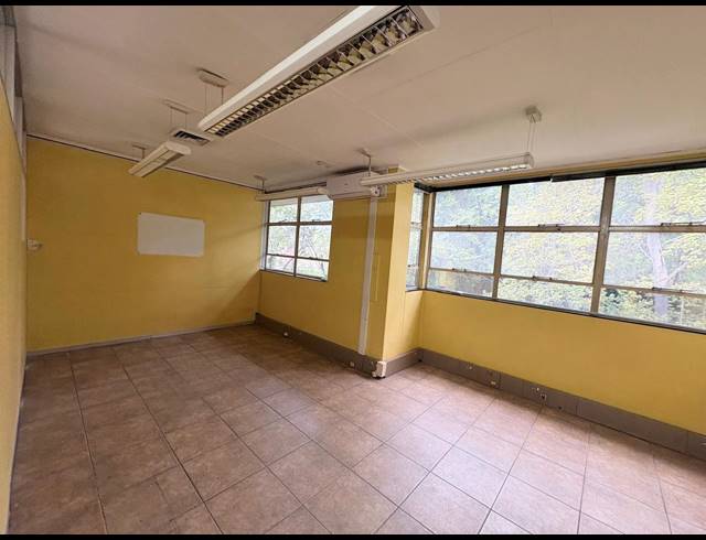 2,565M² OFFICE TO LET IN RANDJESPARK